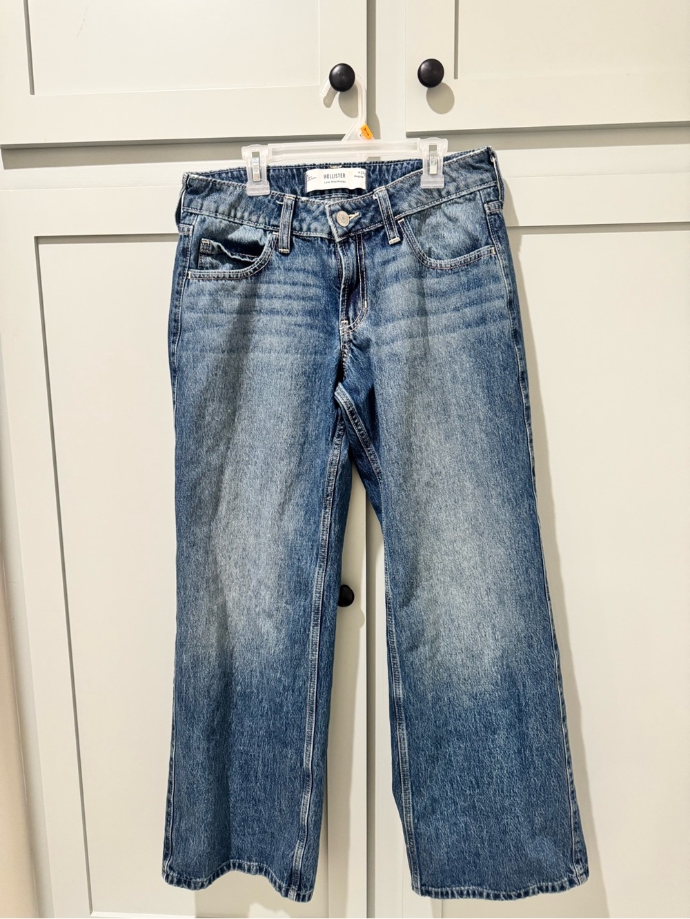 Hollister Low-Rise Baggy Wide Leg Jeans in Blue Waist 27 Like New